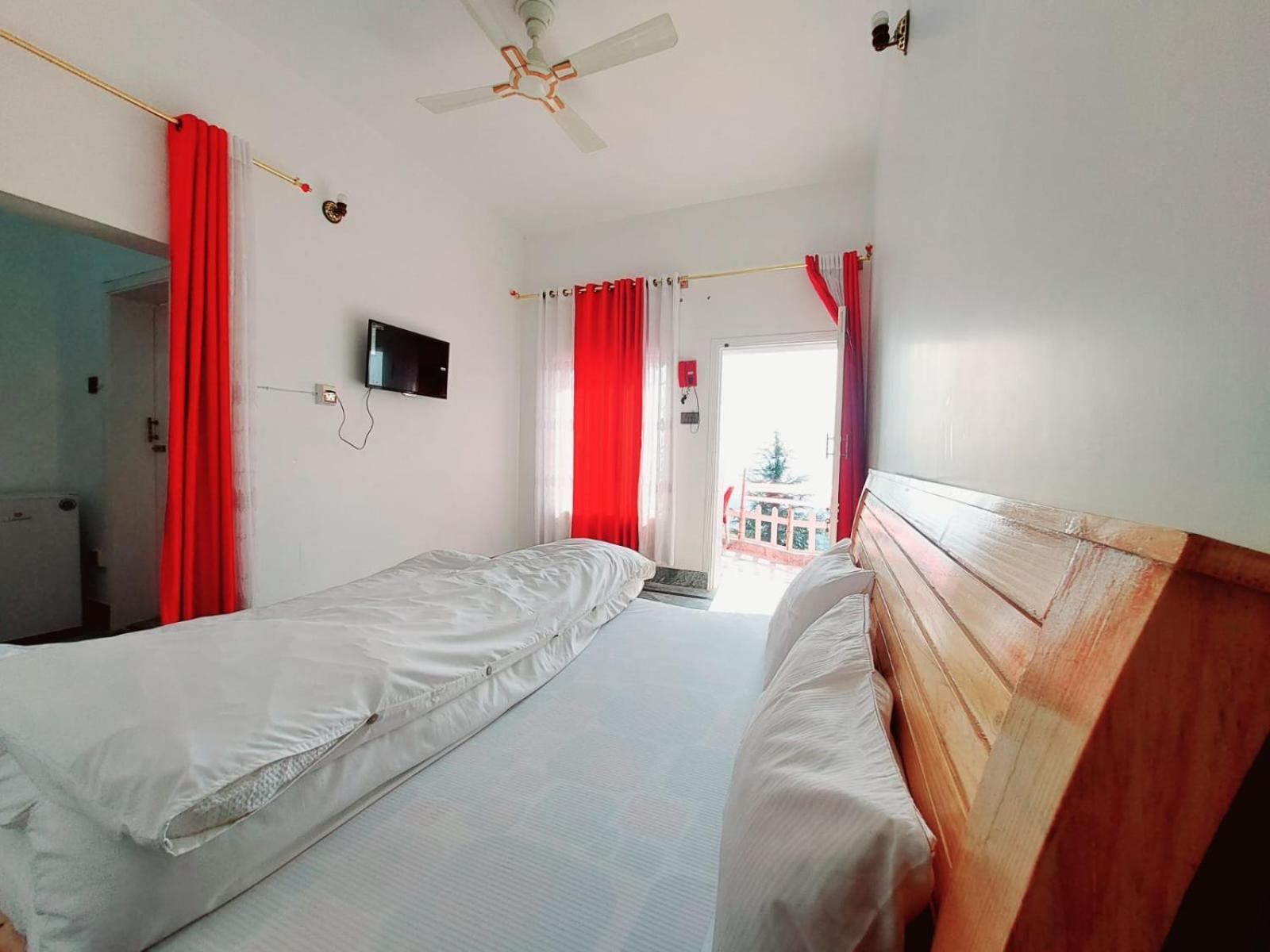 Red Rose Hotel & Resort Mansehra Exterior photo